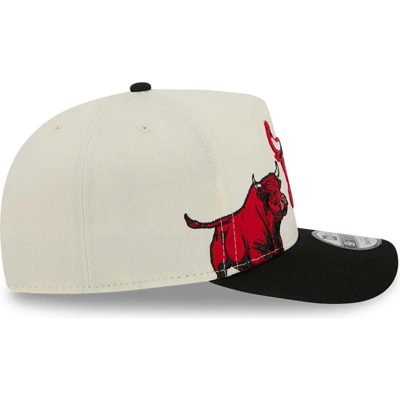 beige-und-schwarze-gebogene-snapback-kappe-9fifty-a-frame-precurved-hardwood-classics-der-chicago-bulls-nba-von-new-era