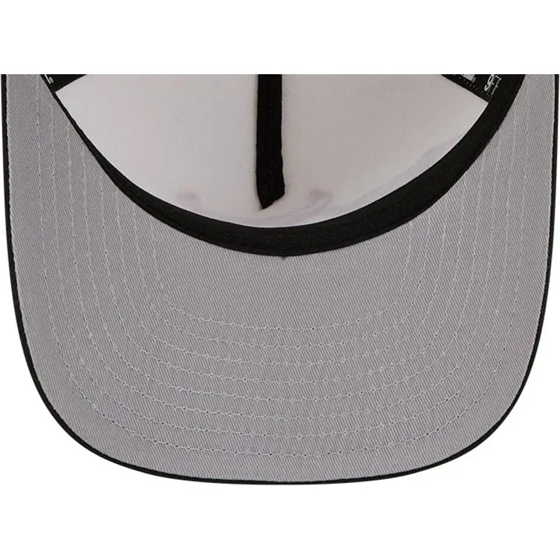 cappellino-curvo-beige-e-nero-snapback-9fifty-a-frame-precurved-hardwood-classics-di-chicago-bulls-nba-di-new-era