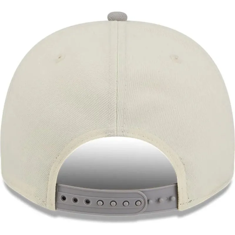 casquette-courbee-beige-et-grise-snapback-9fifty-a-frame-precurved-hardwood-classics-san-antonio-spurs-nba-new-era