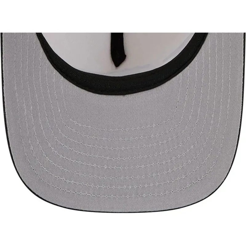 beige-och-svart-bojd-keps-snapback-9fifty-a-frame-precurved-hardwood-classics-toronto-raptors-nba-fran-new-era