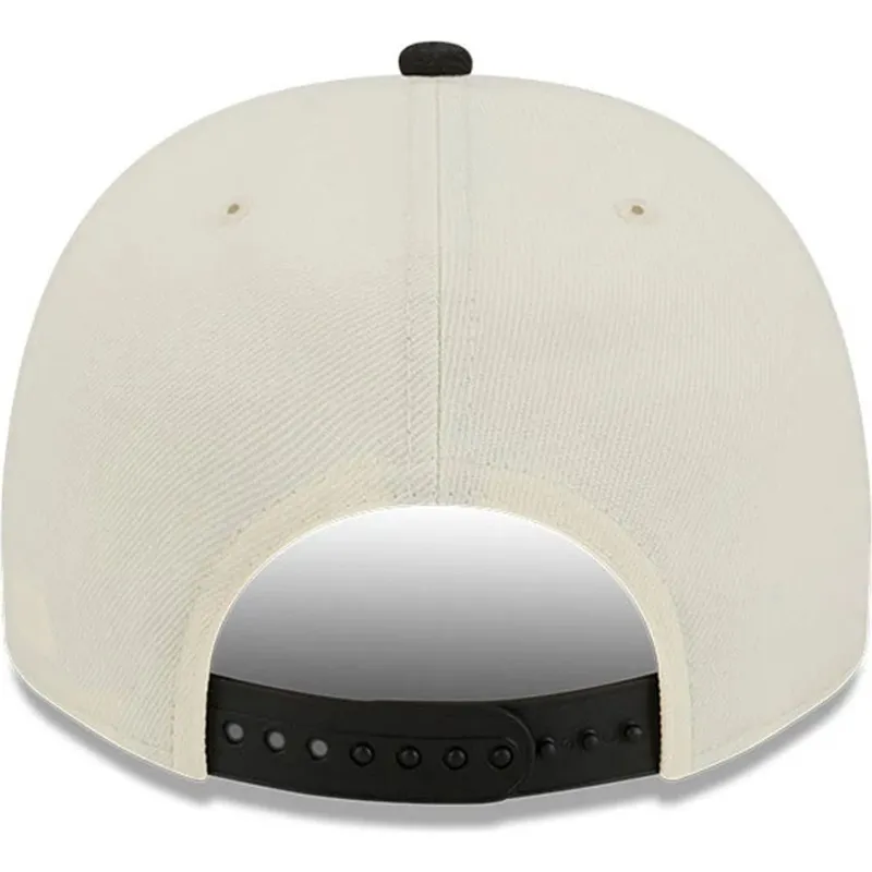 casquette-courbee-beige-et-noire-snapback-9fifty-a-frame-precurved-hardwood-classics-vancouver-grizzlies-nba-new-era