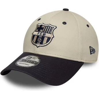 Cappellino curva beige e blu marino regolabile del FC Barcelona LALIGA 9FORTY Contrast di New Era