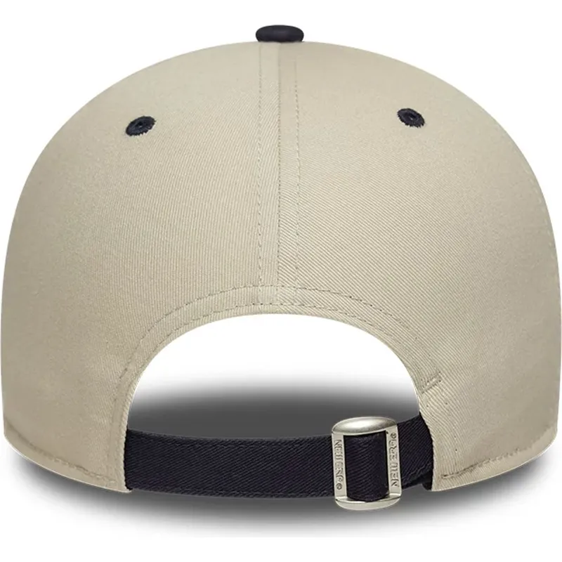 verstellbare-beige-und-marineblaue-fc-barcelona-laliga-9forty-contrast-kappe-von-new-era