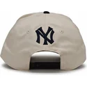 petten-gebogen-beige-snapback-rise-structured-van-new-york-yankees-mlb-van-nike