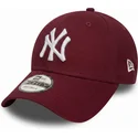 czerwona-regulowana-czapka-z-zakrzywionym-daszkiem-9forty-essential-new-york-yankees-mlb-new-era-w-kolorze-kardynalowym