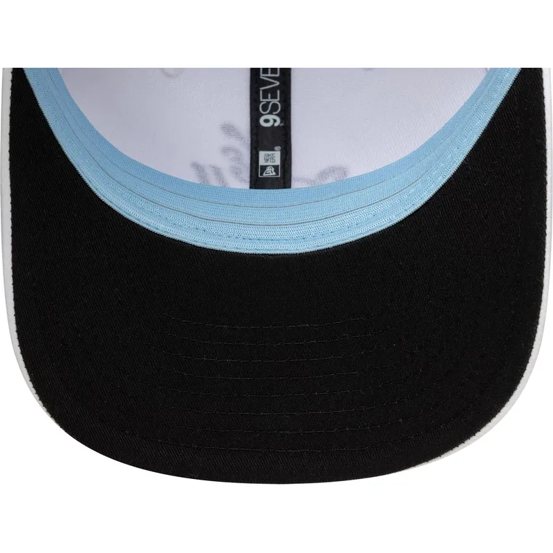 petten-gebogen-wit-snapback-9seventy-stretch-snap-technical-golf-van-new-era petten-gebogen-wit-snapback-9seventy-stretch-snap-technical-golf-van-new-era