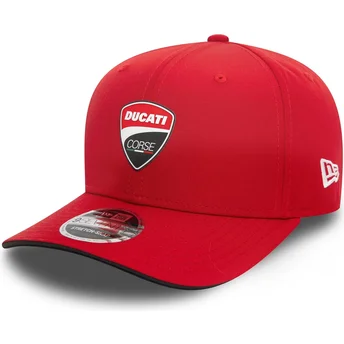 Petten gebogen rood snapback 9SEVENTY Stretch Snap Core van Ducati Motor MotoGP van New Era
