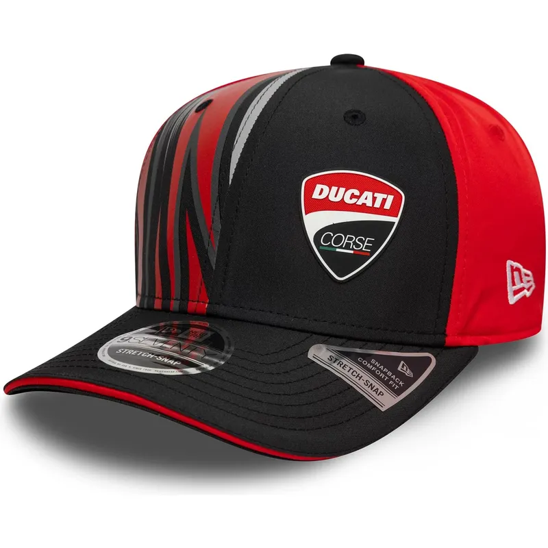 cappellino-visiera-curva-nero-e-rosso-snapback-9seventy-stretch-snap-print-di-ducati-motor-motogp-di-new-era