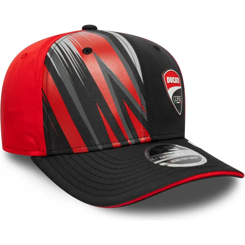 svart-och-rod-kurvad-keps-snapback-9seventy-stretch-snap-print-fran-ducati-motor-motogp-av-new-era