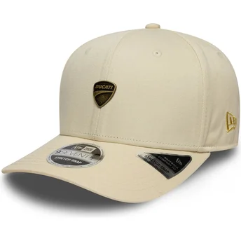 Cappellino curvo beige snapback 9SEVENTY Stretch Snap Seasonal di Ducati Motor MotoGP di New Era