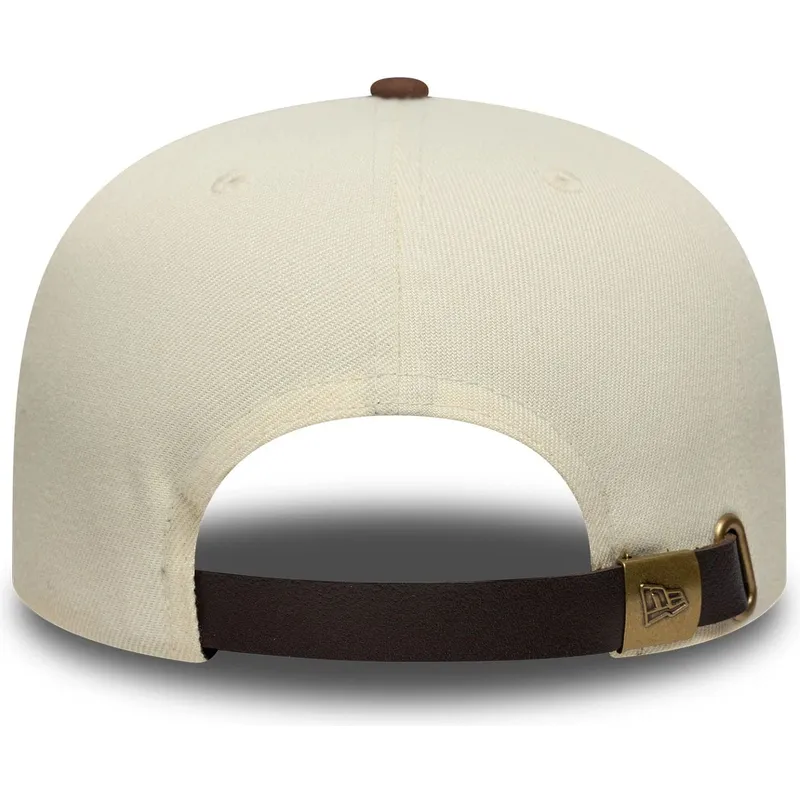 buet-beige-og-brun-justerbar-kasket-9fifty-a-frame-suede-visor-fra-new-york-yankees-mlb-fra-new-era