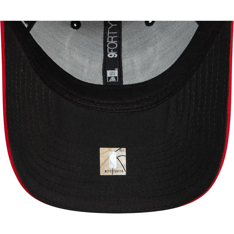 czapka-z-daszkiem-czarna-regulowana-9forty-microfibre-chicago-bulls-nba-new-era