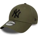 gron-justerbar-curved-kasket-med-sort-logo-9forty-league-essential-fra-new-york-yankees-mlb-fra-new-era
