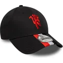 petten-gebogen-zwart-verstelbare-band-9forty-stripe-van-manchester-united-football-club-premier-league-van-new-era