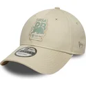 petten-gebogen-beige-verstelbare-band-9forty-seasonal-van-racing-bulls-f1-team-formula-1-van-new-era
