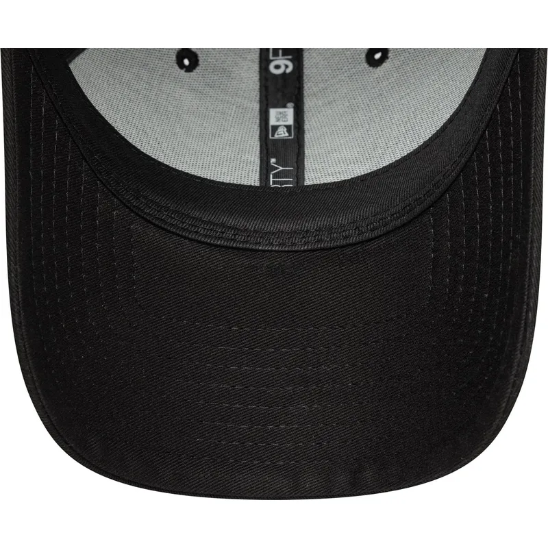 sort-justerbar-kurvet-kasket-9forty-seasonal-fra-racing-bulls-f1-team-formula-1-fra-new-era