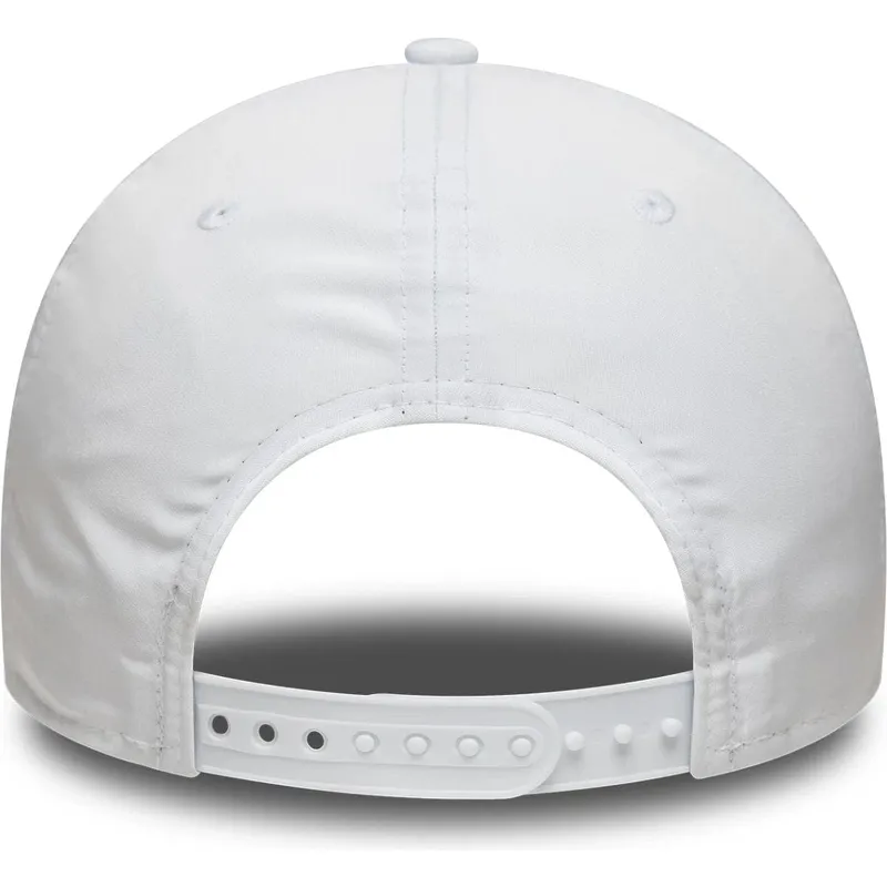 petten-gebogen-wit-snapback-9forty-checkerboard-van-racing-bulls-f1-team-formula-1-van-new-era petten-gebogen-wit-snapback-9forty-checkerboard-van-racing-bulls-f1-team-formula-1-van-new-era