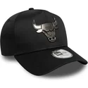czarna-zakrzywiona-czapka-snapback-9forty-e-frame-metallic-chicago-bulls-nba-new-era