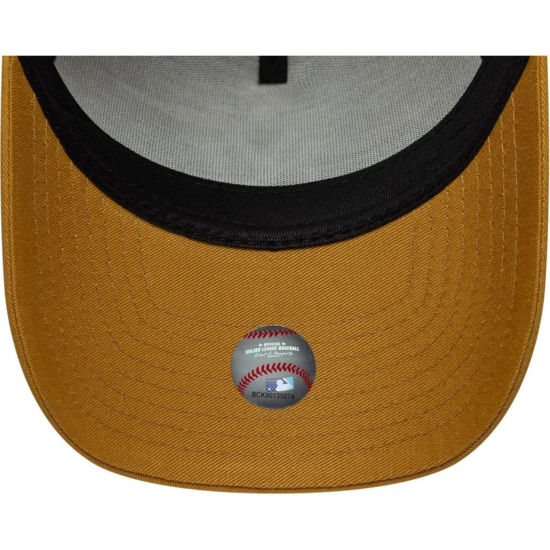brun-buet-snapback-kasket-9forty-e-frame-league-essential-fra-new-york-yankees-mlb-fra-new-era