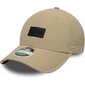 petten-gebogen-beige-verstelbare-band-9forty-m-crown-van-new-era