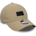 petten-gebogen-beige-verstelbare-band-9forty-m-crown-van-new-era