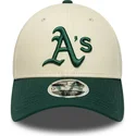beige-und-grune-gebogene-snapback-kappe-9forty-m-crown-von-oakland-athletics-mlb-von-new-era