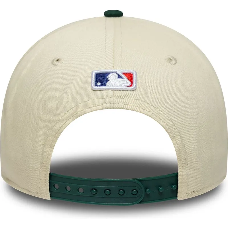 gorra-curva-beige-y-verde-snapback-9forty-m-crown-de-oakland-athletics-mlb-de-new-era