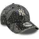 czarna-regulowana-czapka-z-zakrzywionym-daszkiem-9twenty-washed-paisley-new-york-yankees-mlb-new-era
