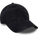 justerbar-marinebla-buet-kasket-med-marineblat-logo-9twenty-suede-fra-new-york-yankees-mlb-fra-new-era