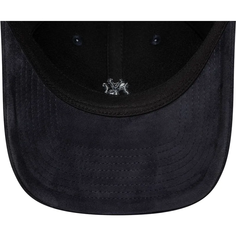 granatowa-zakrzywiona-czapka-regulowana-z-granatowym-logo-9twenty-suede-new-york-yankees-mlb-new-era