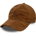 petten-gebogen-bruin-verstelbaar-9twenty-suede-van-new-york-yankees-mlb-van-new-era
