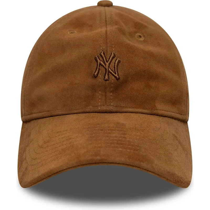 cappellino-curvo-marrone-regolabile-con-logo-marrone-9twenty-suede-di-new-york-yankees-mlb-di-new-era