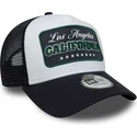 casquette-trucker-blanche-et-bleue-marine-a-frame-location-los-angeles-villes-et-plages-california-new-era