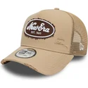 casquette-trucker-marron-a-frame-oval-canvas-distress-new-era
