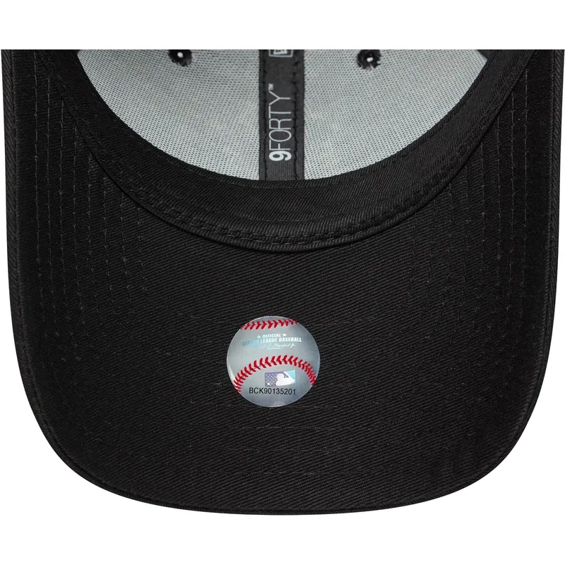petten-gebogen-zwart-verstelbare-band-9forty-animal-infill-van-new-york-yankees-mlb-van-new-era