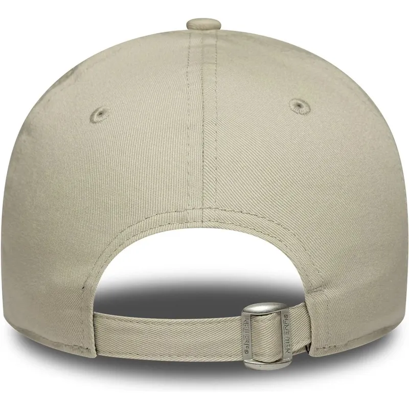 casquette-courbee-beige-ajustable-avec-logo-rose-pour-femme-9forty-league-essential-new-york-yankees-mlb-new-era