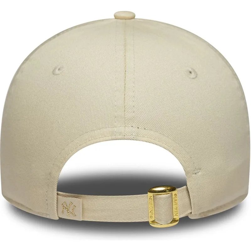 bezowa-regulowana-czapka-z-daszkiem-dla-kobiet-9forty-sequin-wordmark-new-york-yankees-mlb-new-era