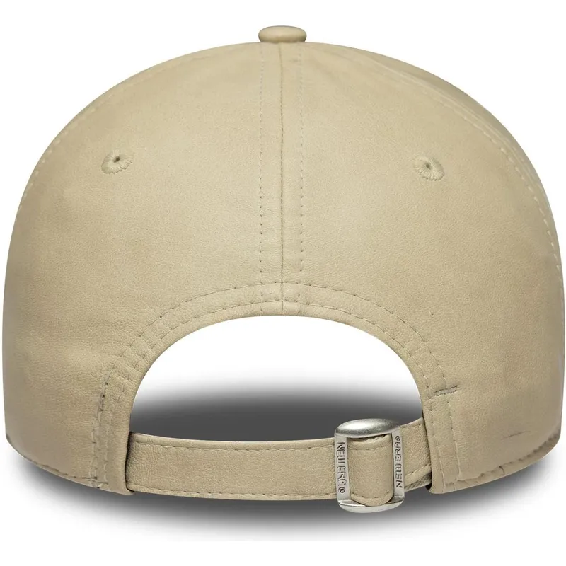 bojd-beige-justerbar-keps-med-beige-logotyp-for-dam-9forty-pu-fran-new-york-yankees-mlb-av-new-era