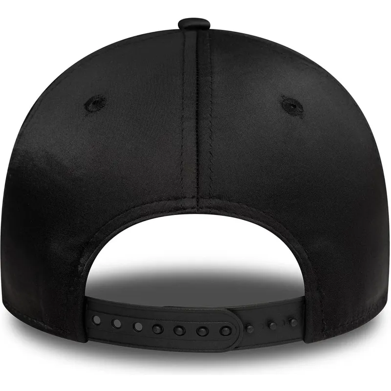 gorra-curva-negra-snapback-con-logo-negro-para-mujer-9forty-satin-de-new-york-yankees-mlb-de-new-era