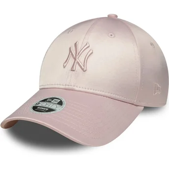 Cappellino curvo rosa regolabile con logo rosa da donna 9FORTY Satin dei New York Yankees MLB di New Era
