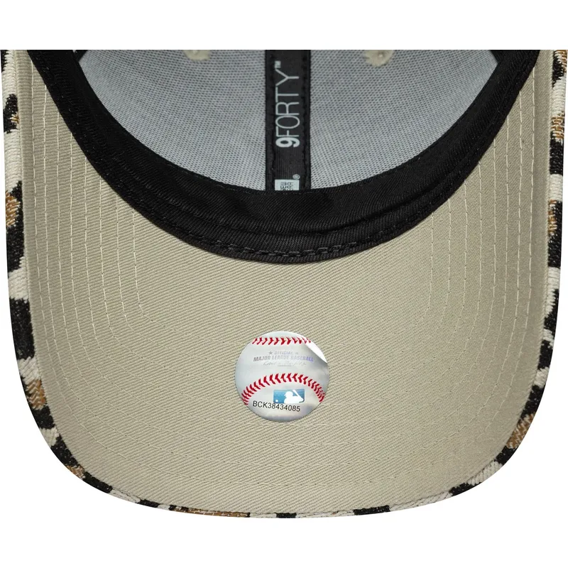 petten-gebogen-luipaard-verstelbaar-9forty-midi-van-new-york-yankees-mlb-van-new-era petten-gebogen-luipaard-verstelbaar-9forty-midi-van-new-york-yankees-mlb-van-new-era