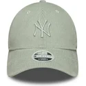 cappellino-con-visiera-curva-verde-chiaro-regolabile-con-logo-verde-da-donna-9forty-m-crown-pastel-cord-dei-new-york-yankees-mlb