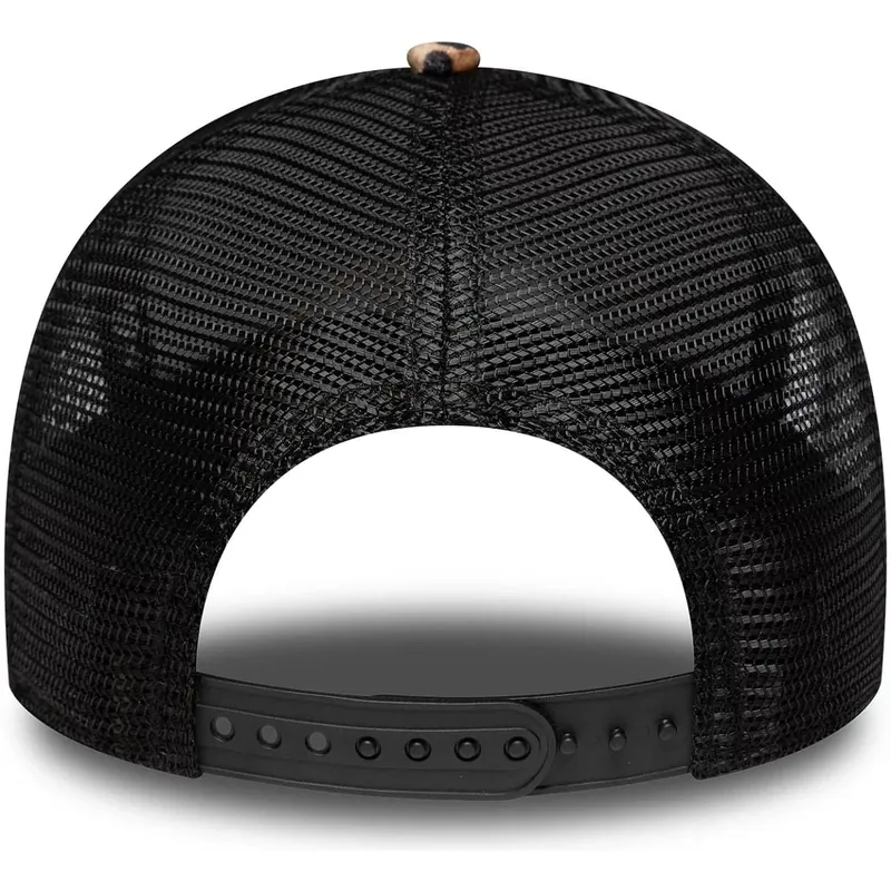 petten-gebogen-luipaard-snapback-a-frame-van-new-era