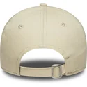bezowa-regulowana-czapka-z-daszkiem-z-bezowym-logo-dla-kobiet-9twenty-league-essential-midi-los-angeles-dodgers-mlb-new-era