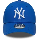 justerbar-bla-buet-kasket-til-dreng-9forty-league-essential-fra-new-york-yankees-mlb-fra-new-era