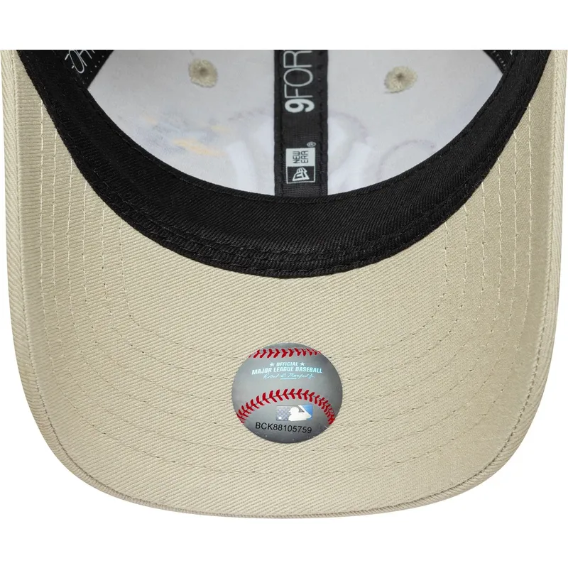 beige-gebogene-verstellbare-kappe-fur-kleinkinder-9forty-plane-icon-der-new-york-yankees-mlb-von-new-era