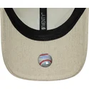 beige-verstellbare-curved-cap-9twenty-linen-der-new-york-yankees-mlb-von-new-era