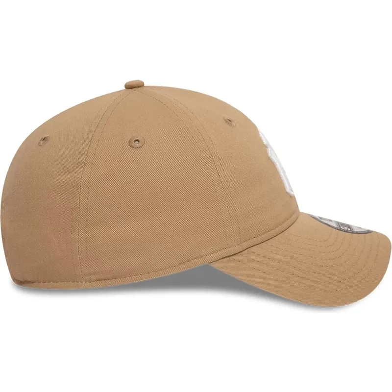 petten-gebogen-bruin-verstelbare-band-claro-9twenty-league-essential-van-new-york-yankees-mlb-van-new-era