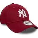 cappellino-visiera-curva-rosso-scuro-regolabile-9twenty-league-essential-di-new-york-yankees-mlb-di-new-era