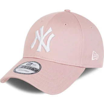 Ljusrosa justerbar curved keps med vit logga 9FORTY League Essential från New York Yankees MLB från New Era